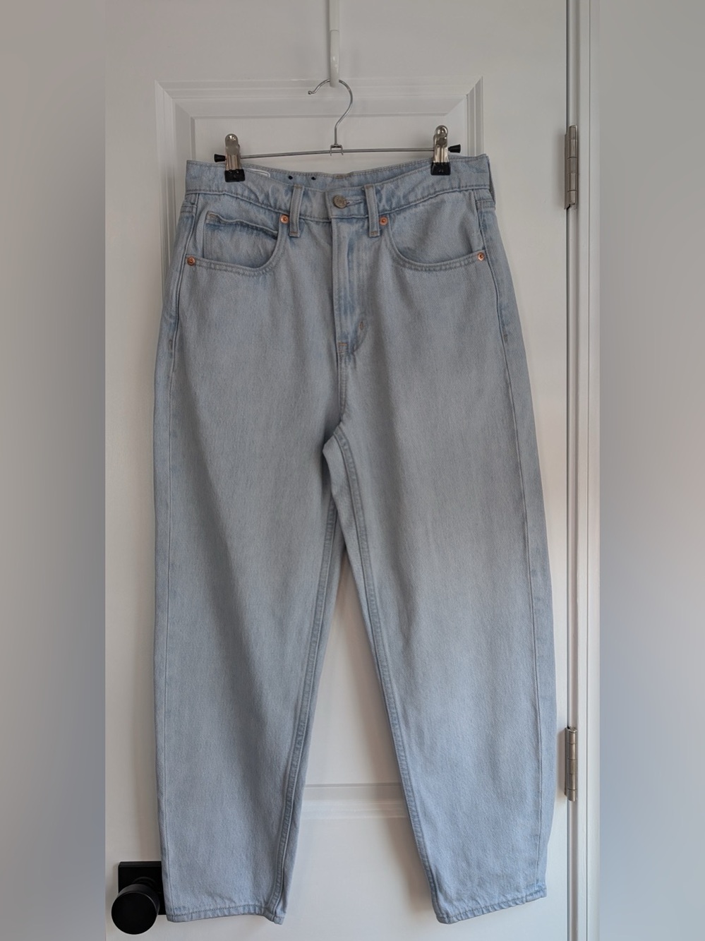 GAP Women’s High Rise Barrel Jeans with Washwell Light Indigo Size 26/2R